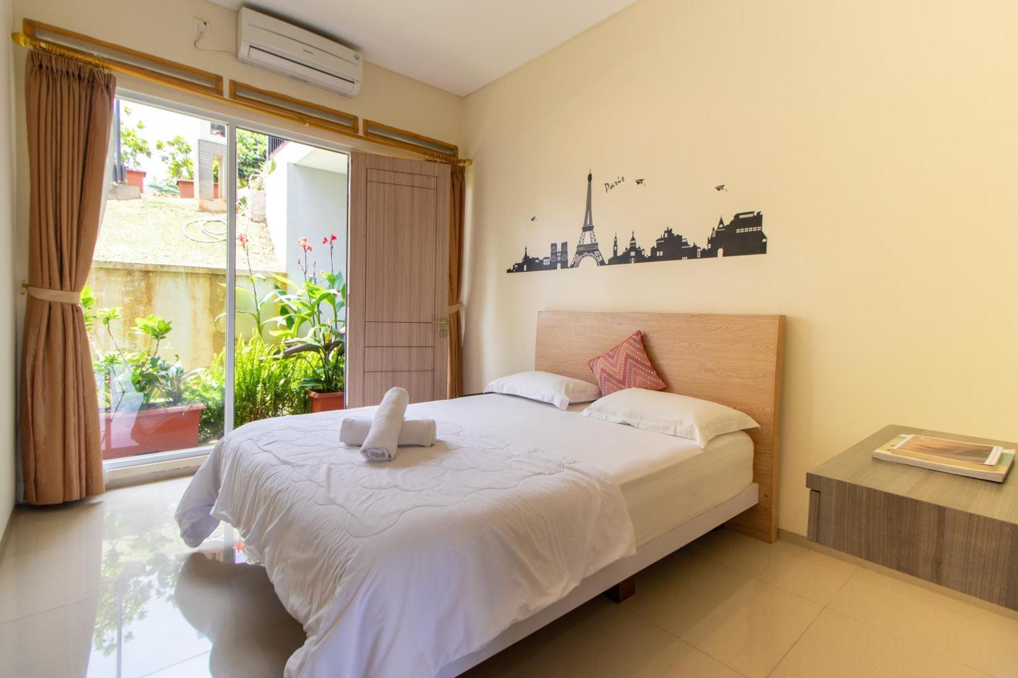Family Only With View - De Reiz Spring Hills Syariah 4br Villa