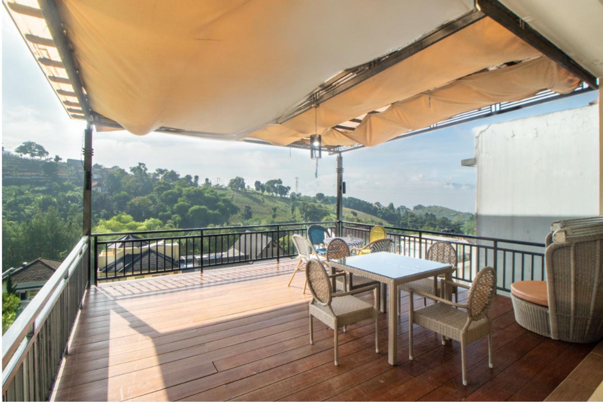 Family Only With View - De Reiz Spring Hills Syariah 4br Villa